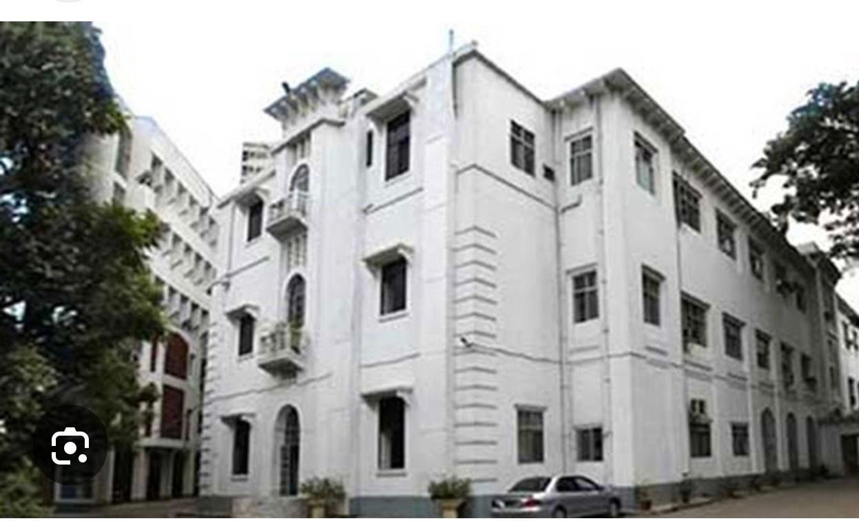 Volunteers working together